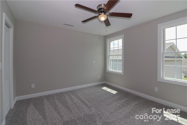 Building Photo - 3973 Newhall Dr NW