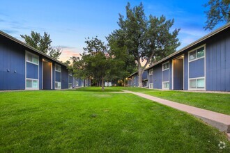 Building Photo - Broadridge Flats and Townhomes