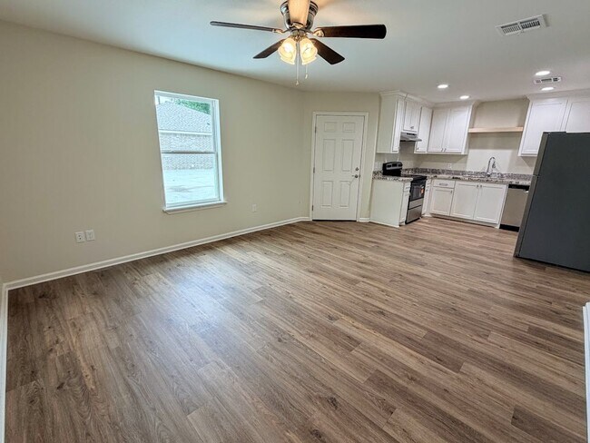 Building Photo - Brand new 2BR/2BA Duplex in Lake Charles!!