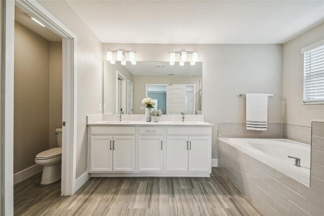 Building Photo - 9754 Little Bluestem Dr