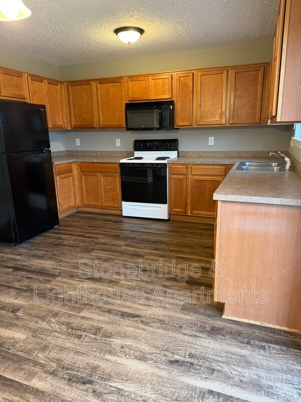 Building Photo - 2804 Coyote Ct