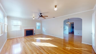 Building Photo - 587 Prescott St