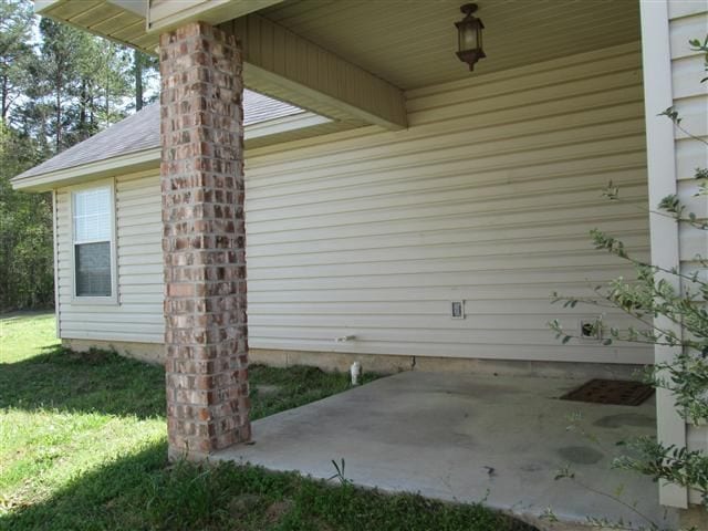 Building Photo - 629 S Barnett Springs St