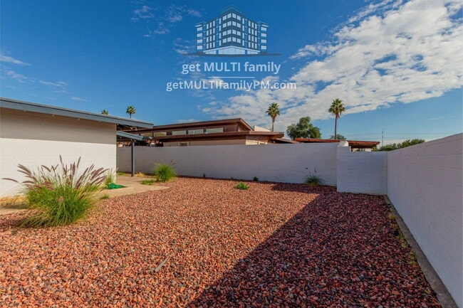 Building Photo - 515 W Pebble Beach Dr