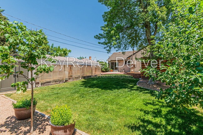 Building Photo - 4423 S Elati St