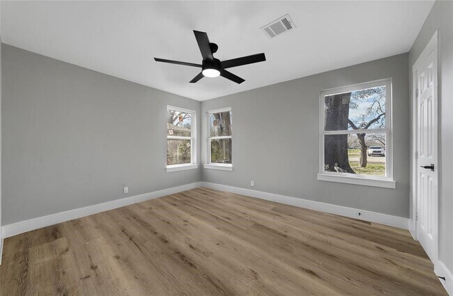 Building Photo - 7609 St Lo Rd