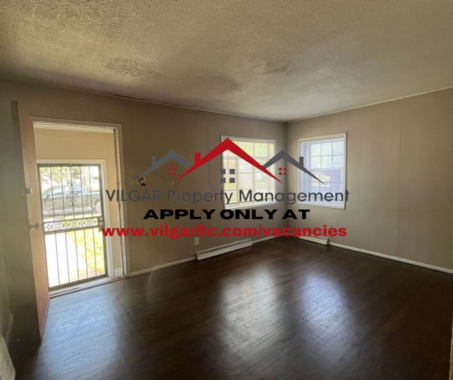 Building Photo - This attractive 2 large bedroom, 1 bathroo...