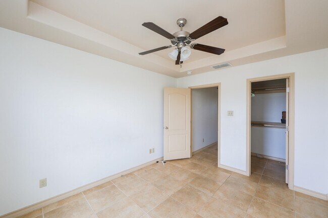 Building Photo - 10510 Sandia Dr