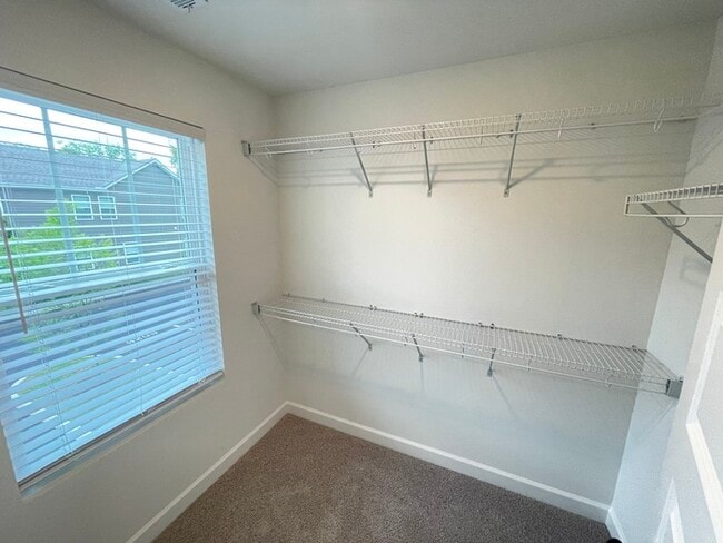 Building Photo - Waterford Village 3 bedroom home