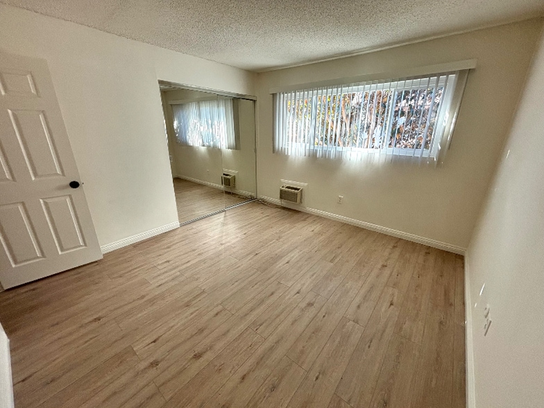 Building Photo - 1670 W Broadway