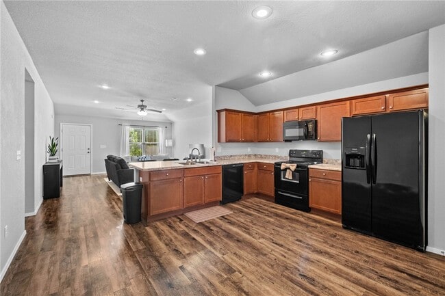 Building Photo - 927 E Swift Dr