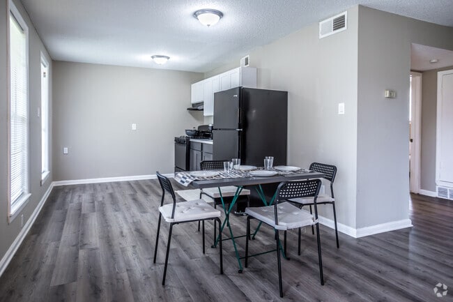 2 BR, 1 BA - 705 SF - Villages at Harrison Creek