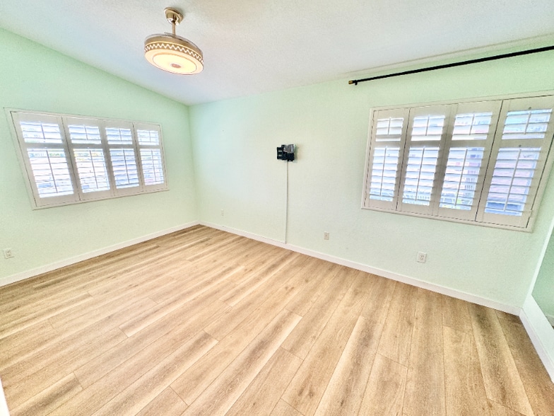 Building Photo - 4377 Wilson Ave