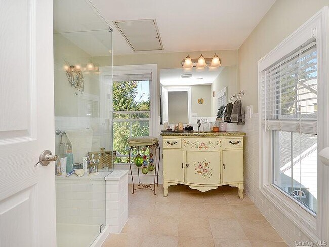 Building Photo - 82 Central Ave