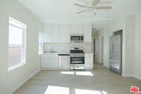 Building Photo - 407 N Coronado St