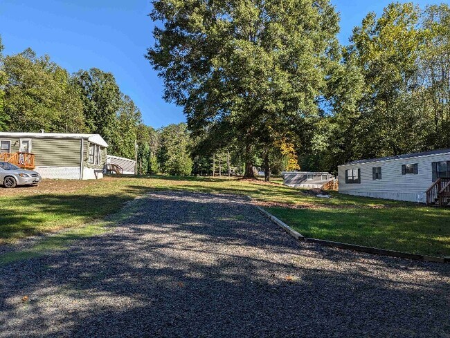 Building Photo - 1737 River Ridge Rd