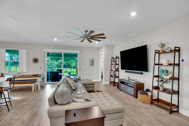 Building Photo - 10281 SW Captiva Dr