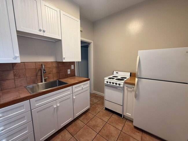 Building Photo - Chestnut Street-1312