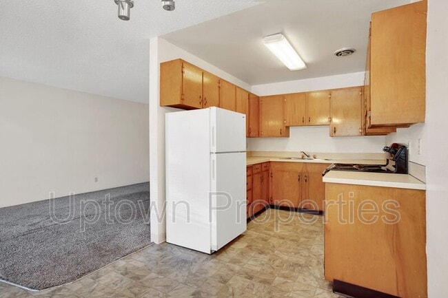 Building Photo - 4113 SE 28th Ave