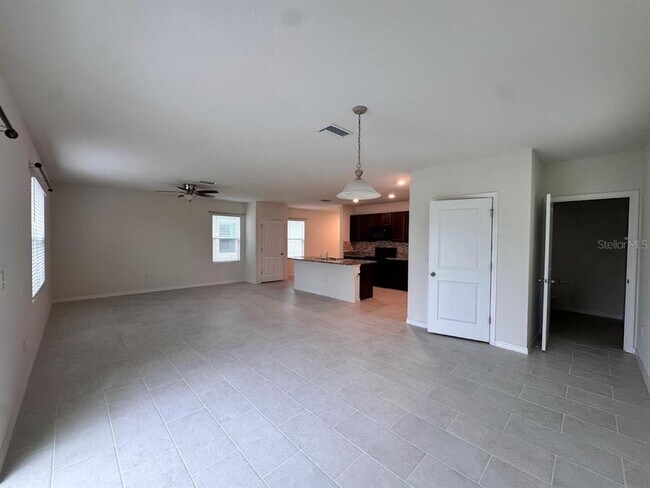 Building Photo - 8086 Pelican Reed Cir