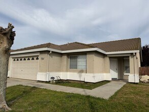 Building Photo - Charming 3-Bedroom, 2-Bath Home with Spacious Backyard in Elk Grove