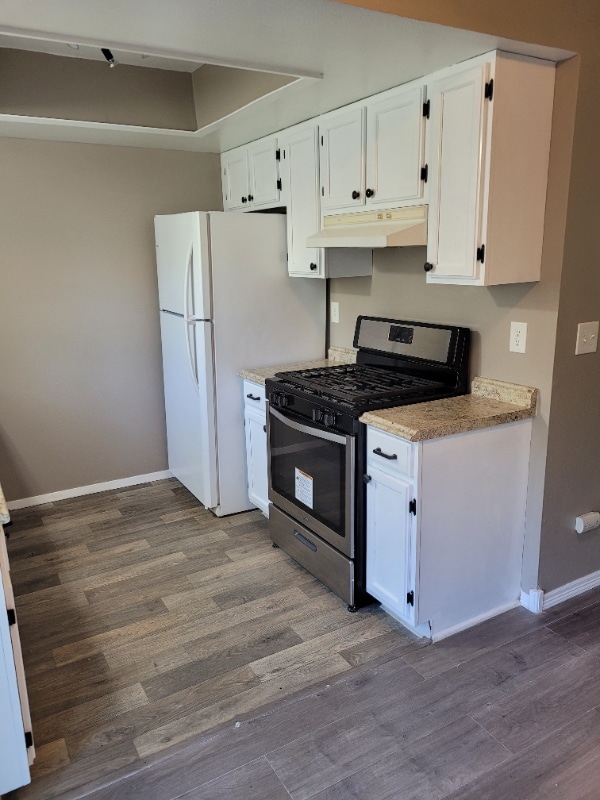 Building Photo - 609 Bennett Ave