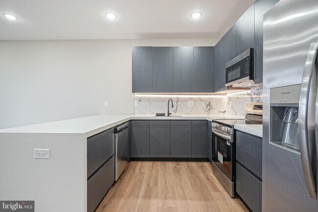 Building Photo - 4432 Wingate St