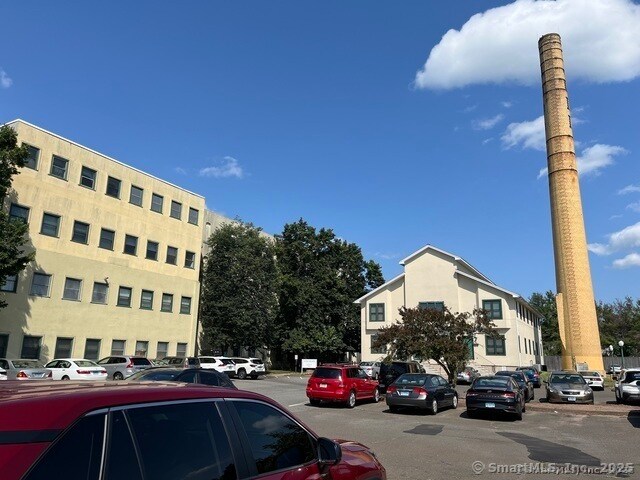 Building Photo - 137 Judd Square