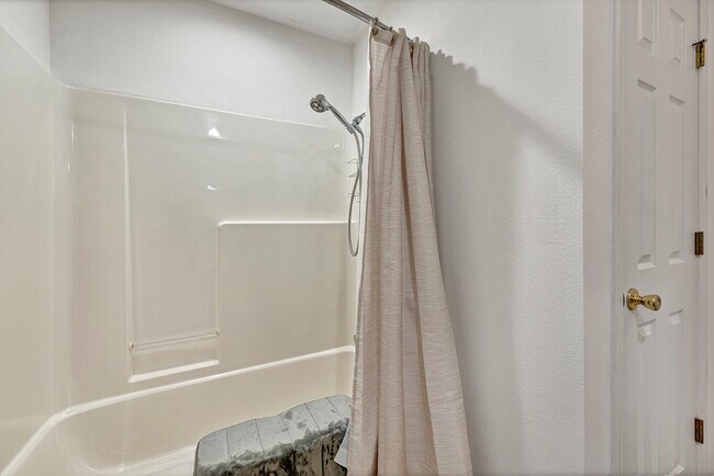 Building Photo - 864 Melmar Dr