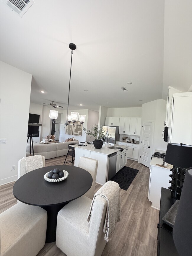 Building Photo - 452 W Gosling Isle