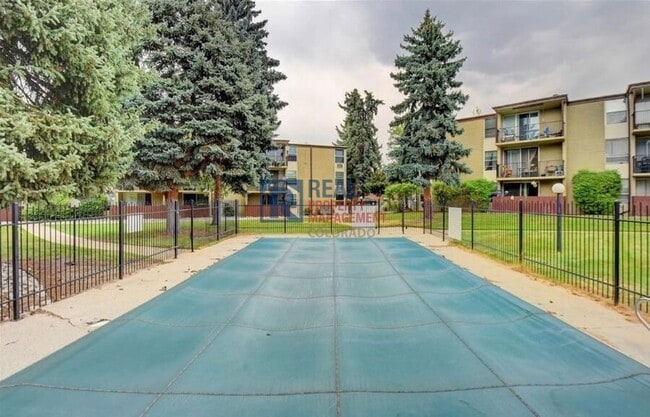 Building Photo - 2281 S Vaughn Way