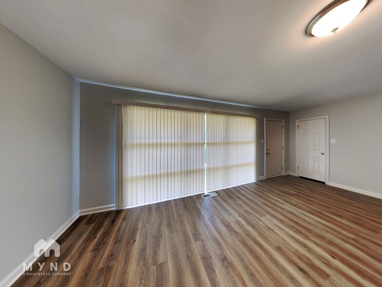 Building Photo - 1348 David Cir