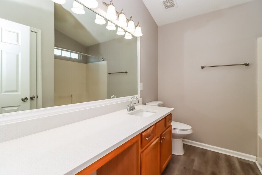 Building Photo - 12041 Serenade Ct