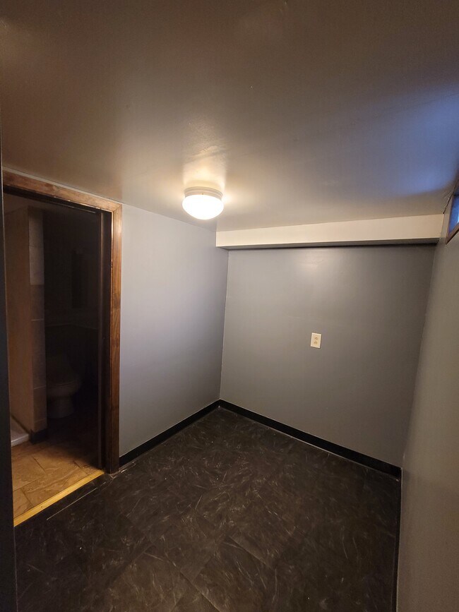 Building Photo - 531 Marshall St
