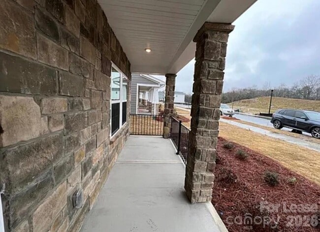 Building Photo - 826 Windage Wy