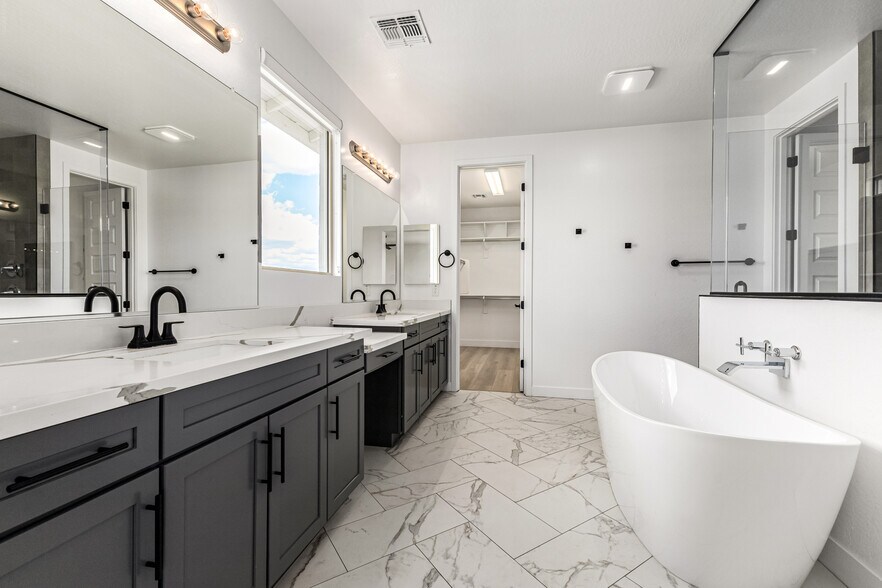 Building Photo - 20954 E Mayberry Rd