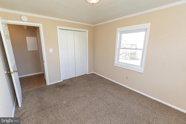 Building Photo - 516 Bay St