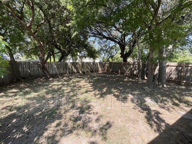 Building Photo - 2510 Wilma Rudolph Rd