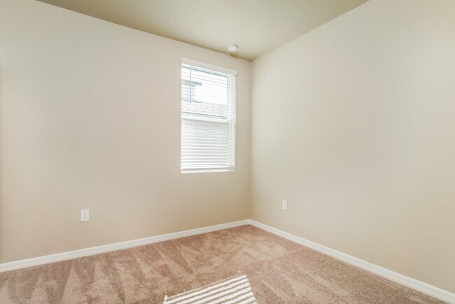 Building Photo - 824 Rivers Crossing St