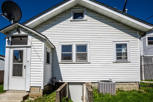 Building Photo - 207 N Hamilton Ave
