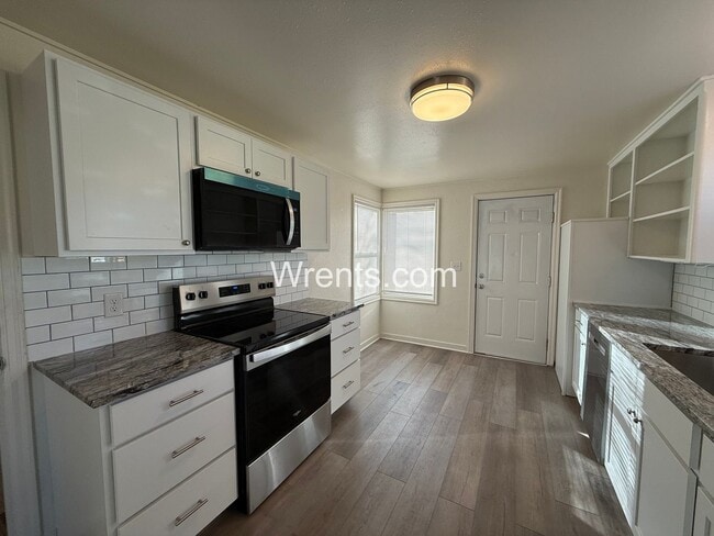 Building Photo - 3 Bedrooms | 1 Bathroom | Rancher with Large Detached Shop