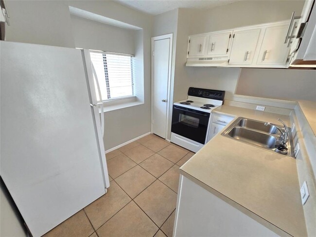 Building Photo - 12601 Teague Trail