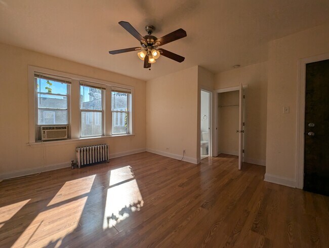 Building Photo - 2600 N Kimball Ave