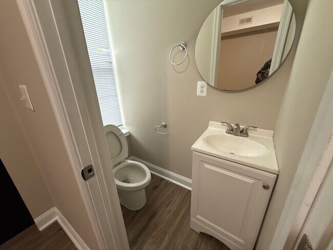 Building Photo - 3 BedRoom House In Baltimore City