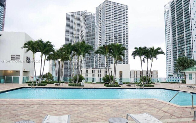 Building Photo - 41 SE 5th St