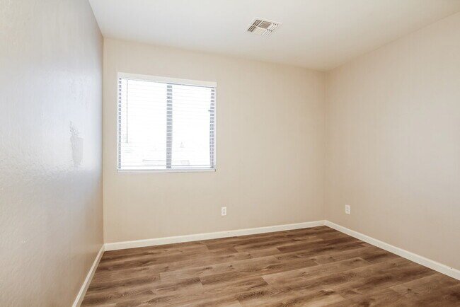 Building Photo - 8465 W Riley Rd