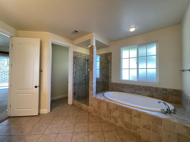 Building Photo - Single Story Large Four Bedroom Home in the Bluffs