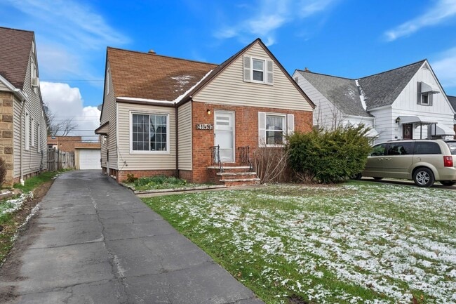 Building Photo - Beautiful Home in South Euclid
