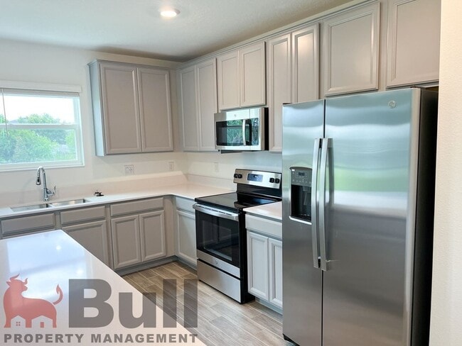 Building Photo - 5030 Four Strand Ct