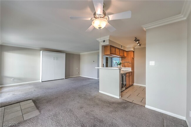 Building Photo - 714 Oakmont Ave